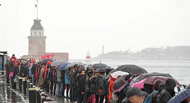 ULU ÖNDER MUSTAFA KEMAL ATATÜRK, İÇİN “ÜSKÜDAR SAHİLİNDE SAYGI ZİNCİRİ”