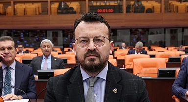 CHP’Lİ ARPACI BULDAN’DAKİ OKUL MÜDÜRÜNÜN TARTIŞMALI PAYLAŞIMLARINI MECLİS GÜNDEMİNE TAŞIDI