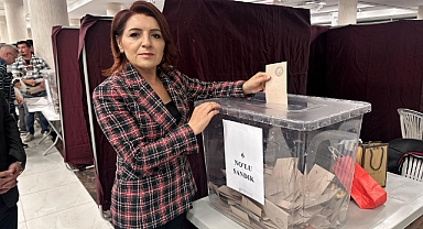 Gülcan Kış“Ekrem Başkan’ı Tutukladınız, Ama Umudu Tutuklayamazsınız!”