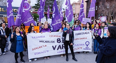 TİP'li kadınlardan Vezneciler Kız Öğrenci Yurduna yapılan saldırıya protesto