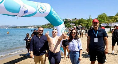 Gümüşsuyu Sahilinde yapılan Su Sporlarından Renkli Kareler