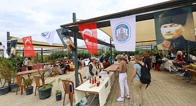 Efes Tarlası Yaşam Köyü’nde Üretici Pazarı Açıldı!