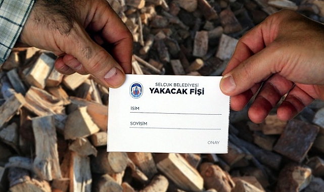 Efes Selçuk Belediyesi’nden sosyal desteğe ihtiyaç duyan ailelere yakacak fişi desteği