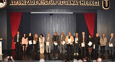 34 GAZETECİYE ÇİFT MÜHÜRLÜ ONUR BELGESİ